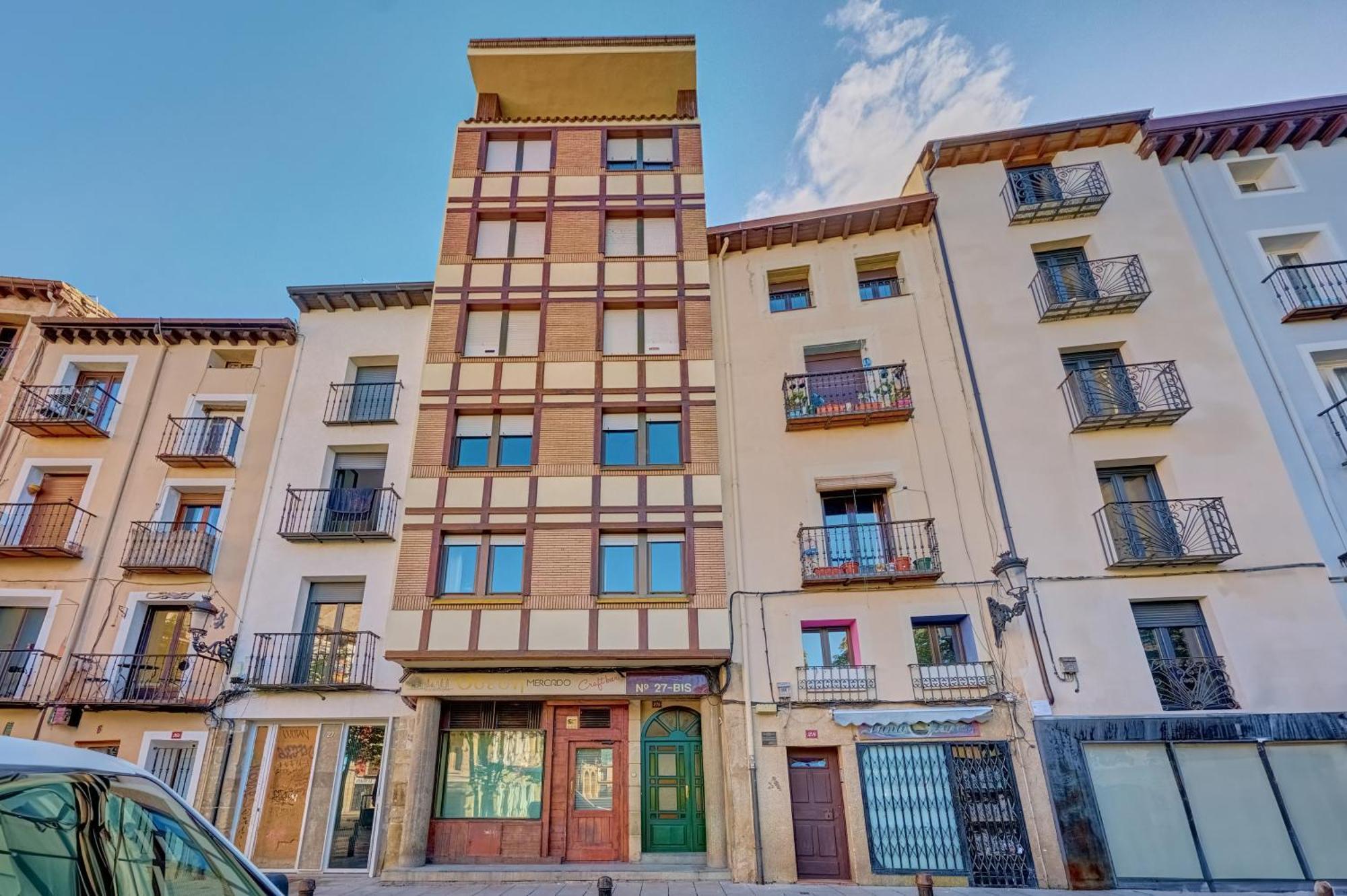 Ambigu De La Concatedral By Clabao Apartment